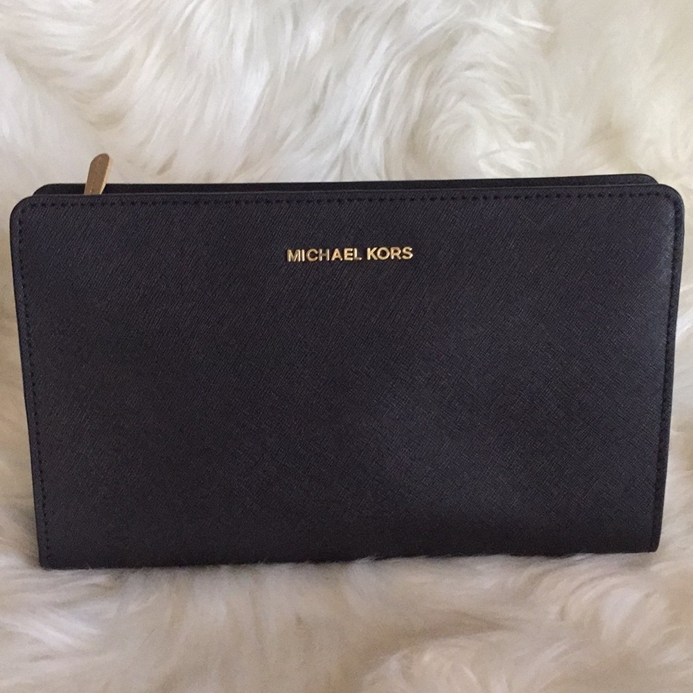 Michael Kors Clutch - Picture 1 of 5
